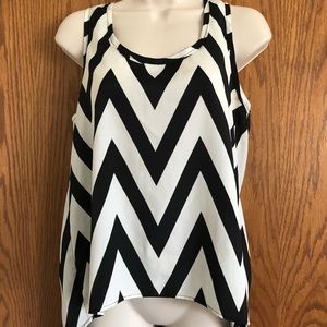 Toska Tank Top 3 Button Back High Low Style Sz Sm
